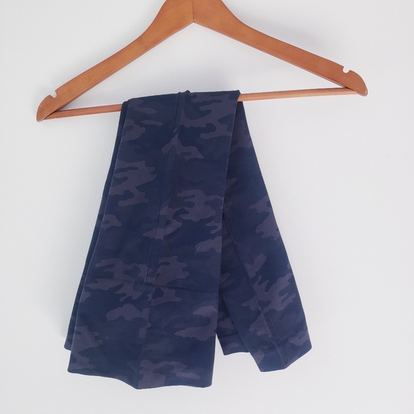 Spanx Camo Seamless Leggings size xs - Picture 3 of 6
